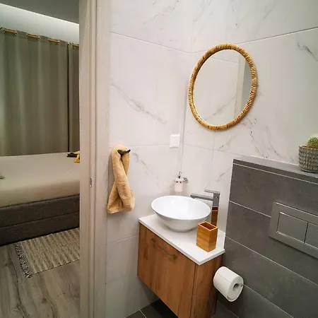 Brand New 2-Bed Apartment In Agios Athanasios *
